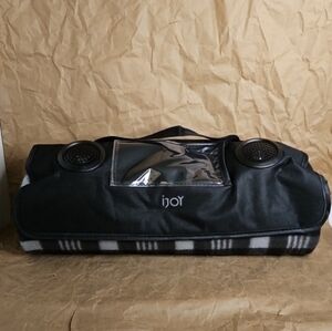 ijoy Echo Blanket Speaker  Blanket New  Camping Picnic Wagon Rides